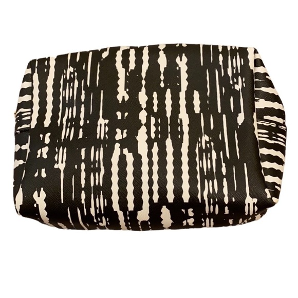 Trina Turk cosmetics pouch. New. - Picture 1 of 9